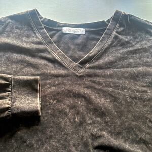 Jules and James Distressed V Neck Black Sweatshirt Women's L Grunge